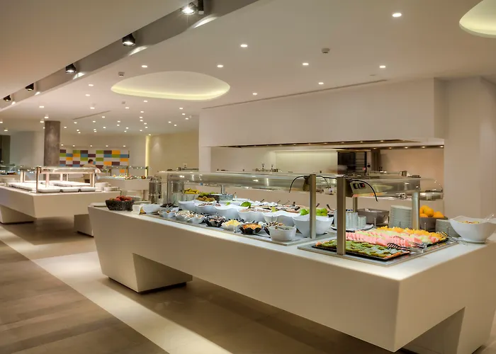 卡拉维尔海滩酒店 马尔马里