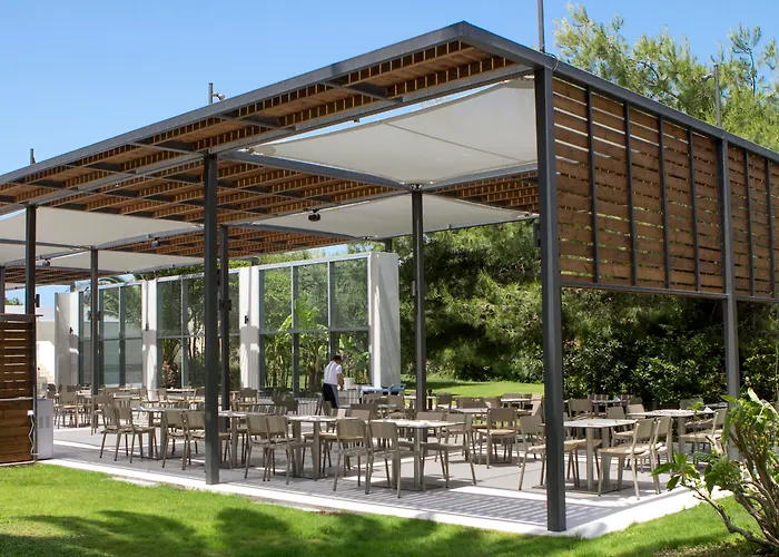 卡拉维尔海滩酒店 马尔马里