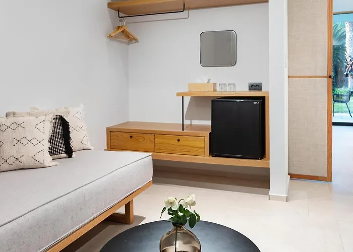 卡拉维尔海滩酒店 度假村