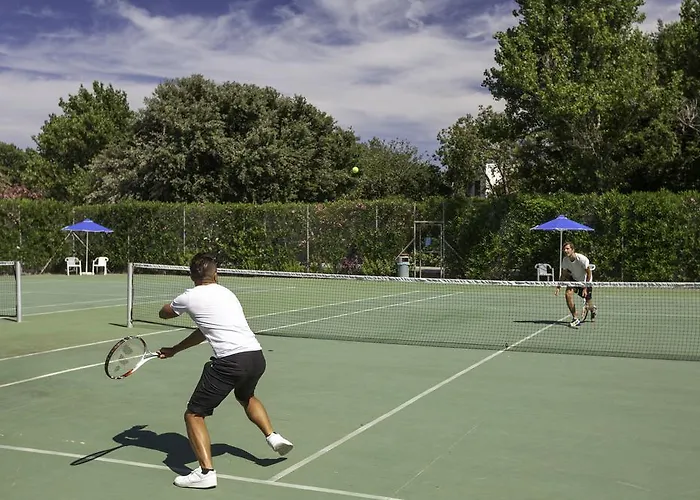 卡拉维尔海滩酒店 4*