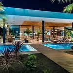 Caravia 4*